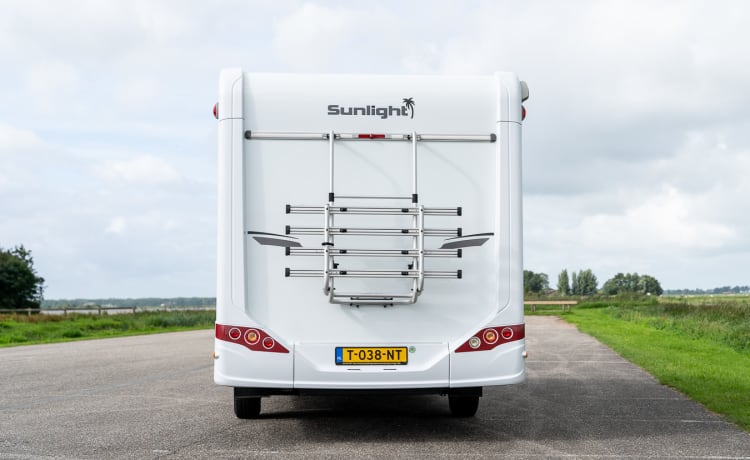 half integraal camper – 4p Sunlight semi-integrated from 2018