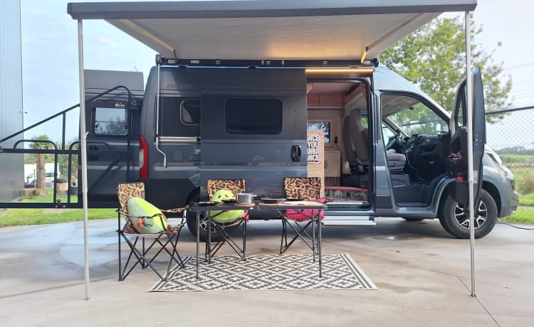 MoBillie on the road – Trendy en comfi Hymer camper 4p