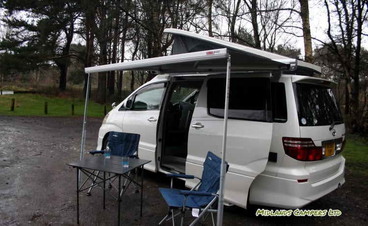 Skye – Toyota-camper met 4 slaapplaatsen uit 2005