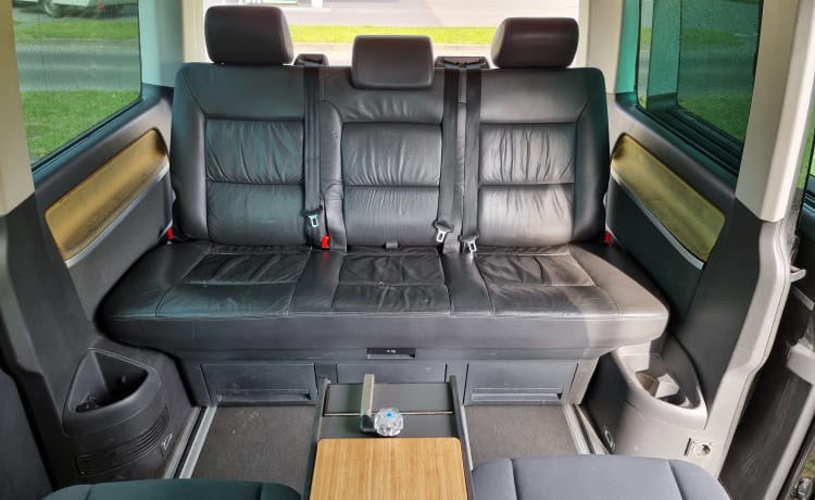 Nero 2.5 TDI Multivan T5 Highline Camperbus