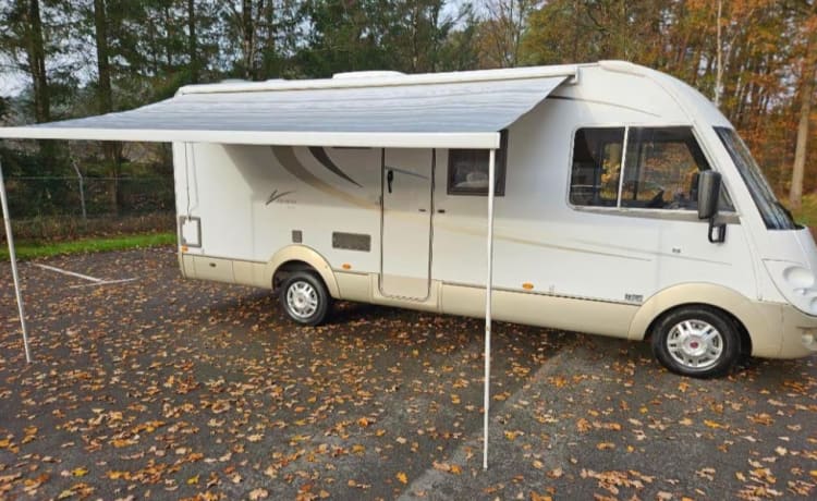 4p Bürstner integraal camper uit 2009