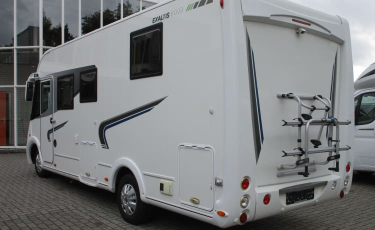 Geräumiger Familiencamper Fiat Chausson für 4 Personen