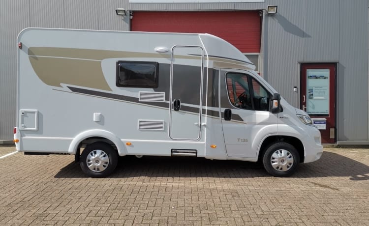 E-type – Jonge camper met tv en automaat, model 2020/2021