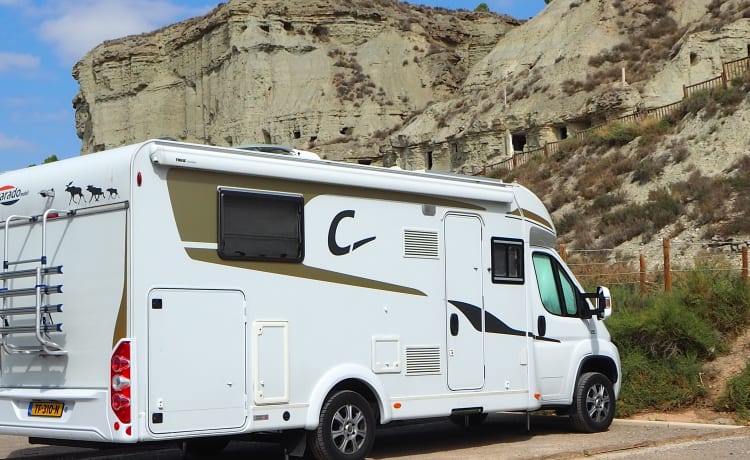 Il camper più completo con sistema di livellamento e dotato di ogni lusso