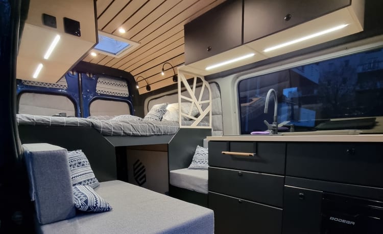 BLUE – VOLKSWAGEN CRAFTER AVENTURE