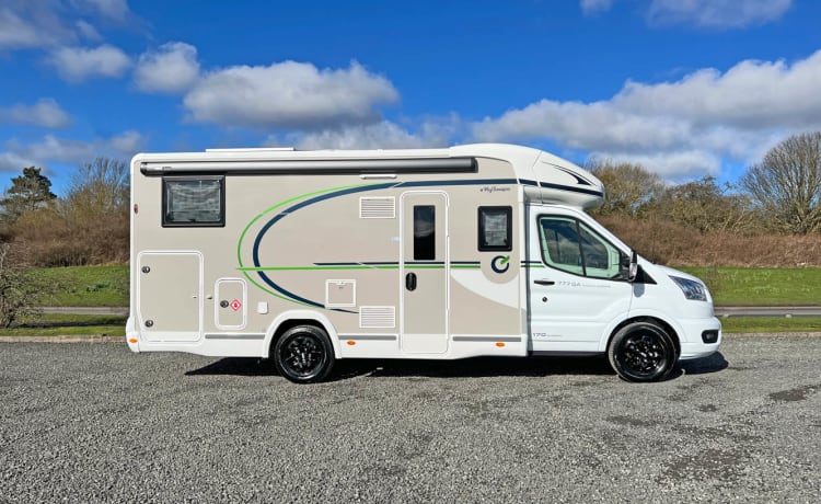 Skye – Pronto per l'inverno Nuovissimo 2023 Chausson 777GA Ultimate a 4 posti letto