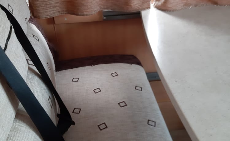 Motorhome Chausson 4 places and 4 beds