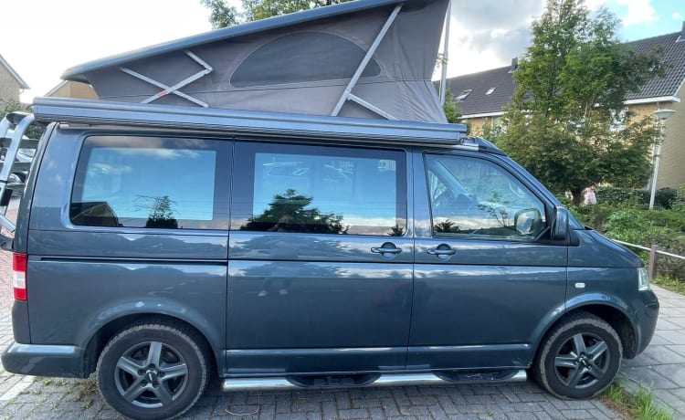 4p Volkswagen Wohnmobil aus dem Jahr 2004