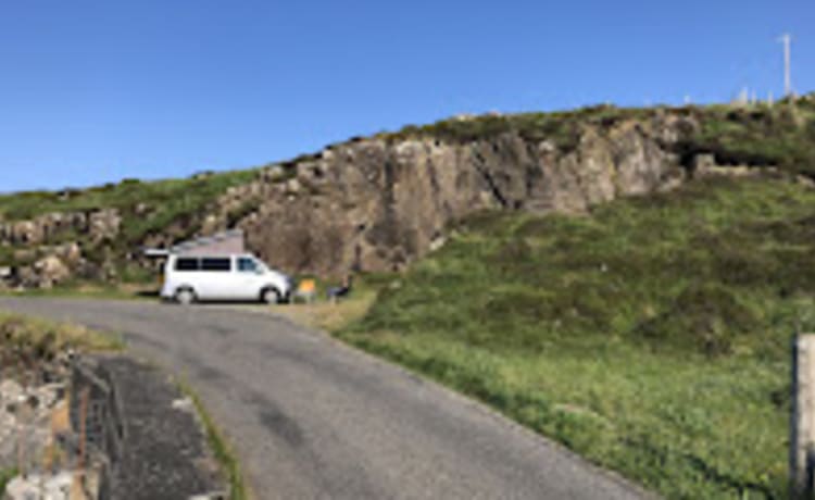 Islay – Camper T6.1 di lusso con 4 posti letto