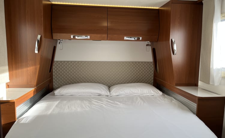 Rapido – Luxury Motorhome: king size island bed, separate shower, large garage