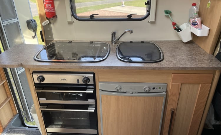 Greer – 6 berth Autoquest 180 Prestige, 2011