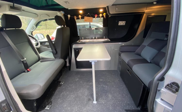 Indy – Indy - Camper per famiglie VW T6 - Aria condizionata, riscaldamento