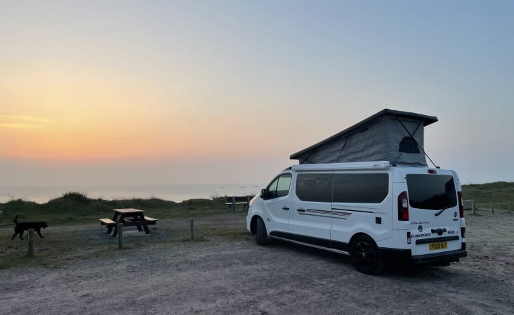 Milly – 2020 4 berth Fully Equipped Campervan, with Toilet and Shower