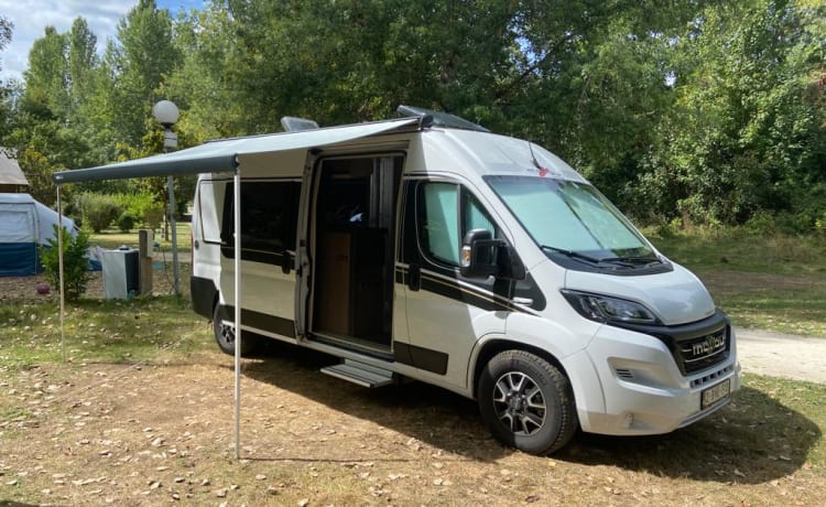 "Sjoppie " – Luxe Camper Van  te huur: Malibu 600 LE