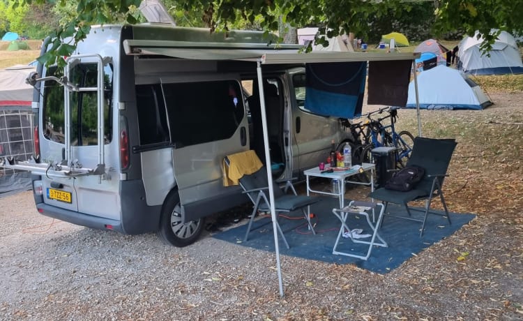 Camping-car compact mais très complet 2 personnes