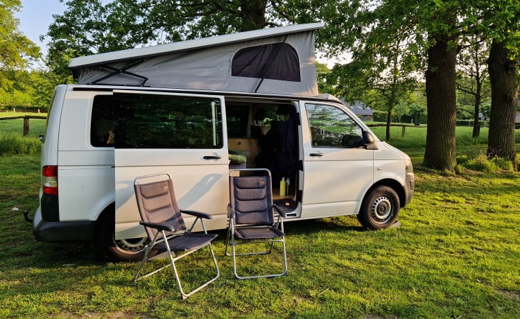 Self-built VW T5 camper for 2 people