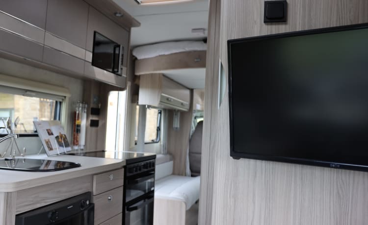 Saltburn motorhome hire  – 6-persoons Fiat bus uit 2021