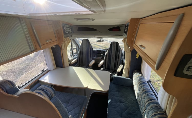 Flash – 4 berth Chausson semi-integrated from 2007