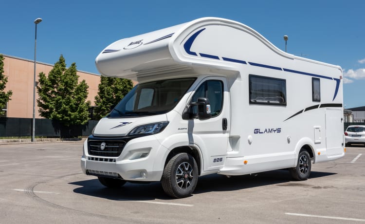 Queen Louise 1 – Brand new 6-seater McLouis from 2023