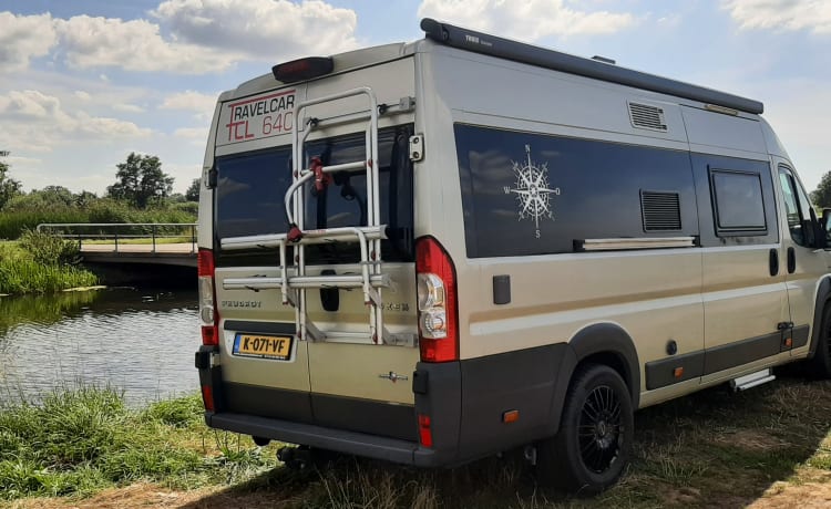 Travelcar – Prachtige stoere moderne 2 persoons camperbus