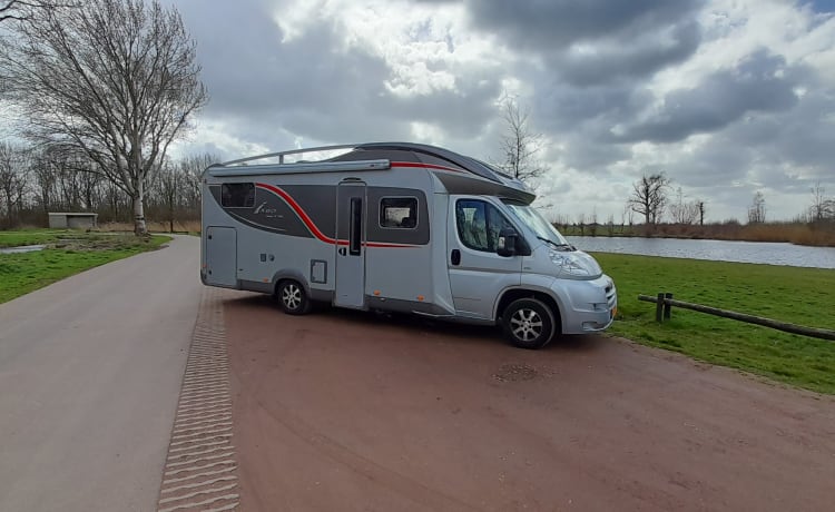 Camping-car de luxe 4 personnes automatique.