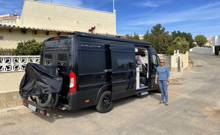 Tourne 6.4 – Noleggio Autobus Camper Nuovo Peugeot Boxer