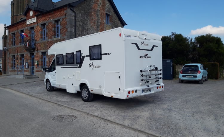 CAMPING CAR PROFILE 7.5M FULLY EQUIPPED 2018 33000 KM