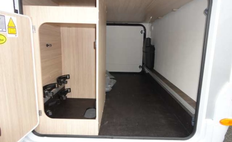 T690 – New Sunlight T690c semi-integrated camper 4 pers. Mj24