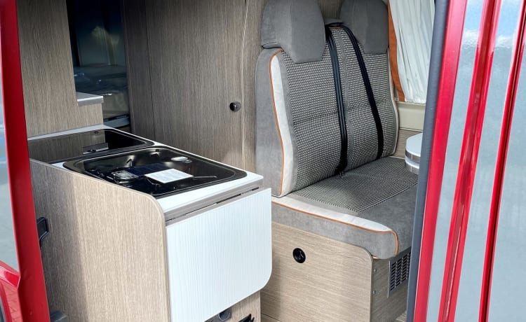 Amazone – Affascinante camper Citroen Jumper Bus per 2 persone