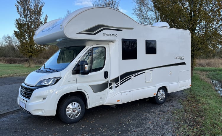 4 person camper (Alcove) l Fiat XGO Dynamic 20 from 2019