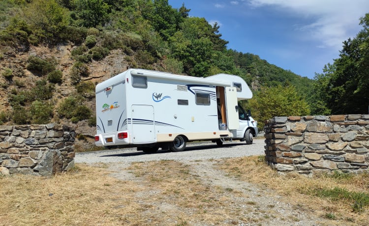 Beau camping-car familial confortable! Alcôve Sunlight, 5 personnes (2010)