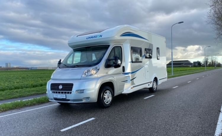 Luxe,ruime en compleet ingerichte 4 pers. camper.