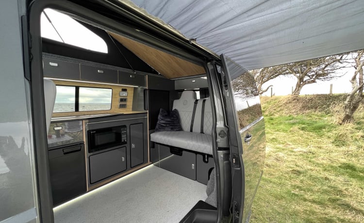 Indy – Luxury Auto VW Campervan - Newly Converted 