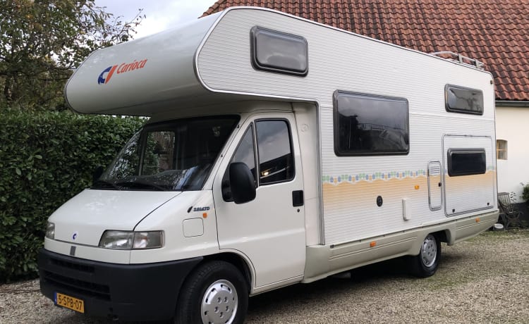 Camping-car familial spacieux et confortable pour 6 personnes 2.8TDI