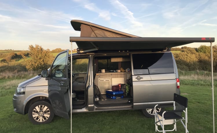 Herdy – Volkswagen Wohnmobil mit 4 Schlafplätzen