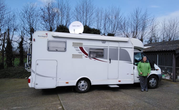 Démarrez le camping-car...Vos vacances ont maintenant commencé dans un magnifique Sunlight T65