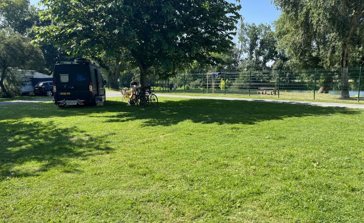 Bus à construire soi-même Fiat Ducato, 2 adultes + 1 enfant, pour de grandes aventures