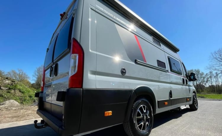 Noleggio camper bus di lusso nuovo di zecca