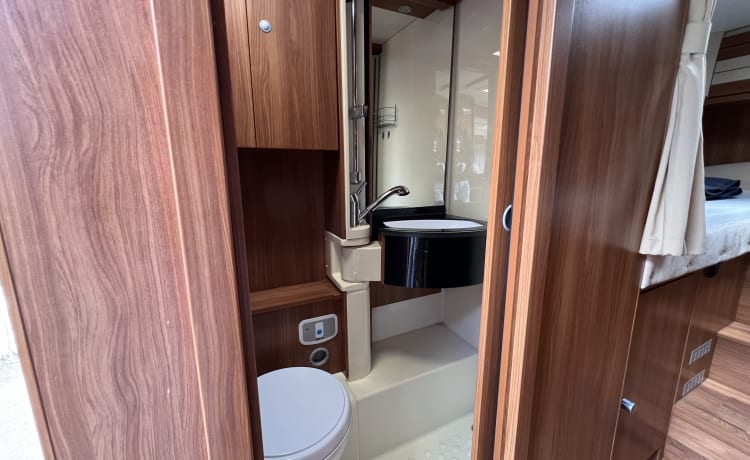 Esprit – 2p Dethleffs semi-integrated camper from 2014