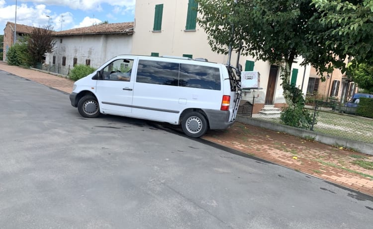 VitoVan – Freddy - Mercedes Vito camperizzato per due persone