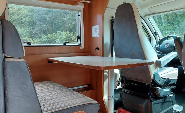 Cozy – Free as a bird traveling with a 4 pers. Eriba Hymer motorhome from 2012