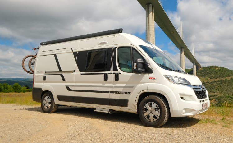 ViniVan – Panneau solaire extra-lourd pour camping-car à deux bus Adria 2021