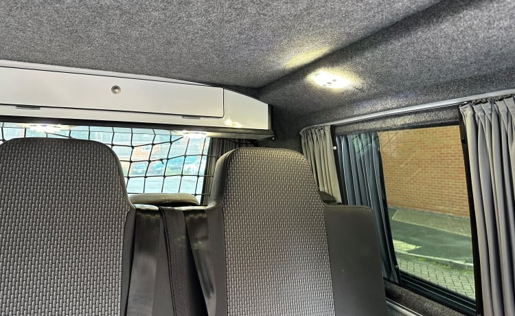 VW T6.1 Swamper/Overland-Wohnmobil mit 4 Schlafplätzen