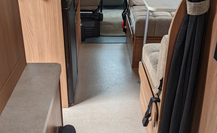 Escape Swift – 6 berth Swift bus from 2012