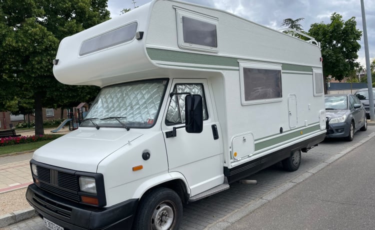 Classic camper ideal for a tour in beautiful Andalusia