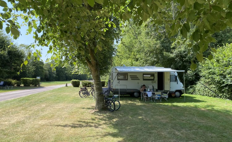 Camper2Go – 5p Hymer Integraal uit 1997 evt met fietsen