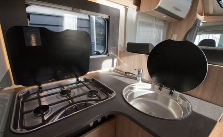 Sunlight T65 – Hele mooie ruime 4 persoons Sunlight camper uit 2022, veel bergruimte.