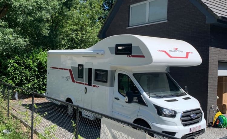 Mobil-home de luxe avec des lits spacieux et un très grand garage