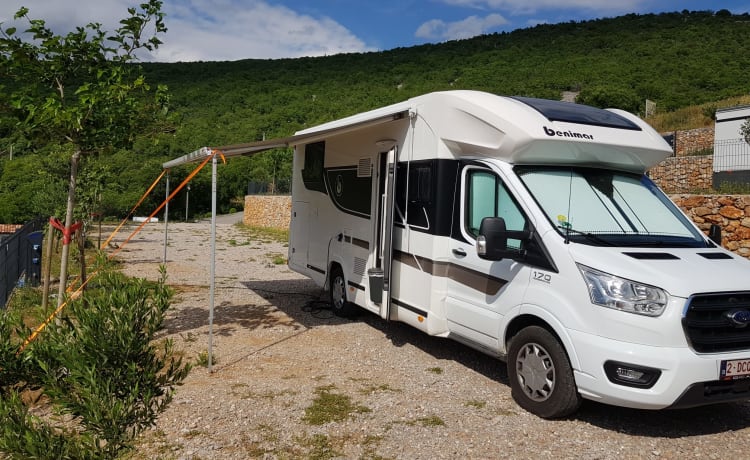 RILex – Mobil-home familial neuf (2023) pour 4 personnes, luxe Benimar.