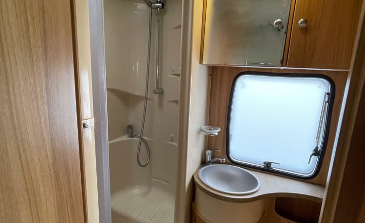 Kev – Lovely Family Motorhome for Hire 